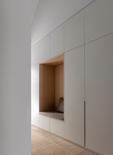 Lakeshore Barn House